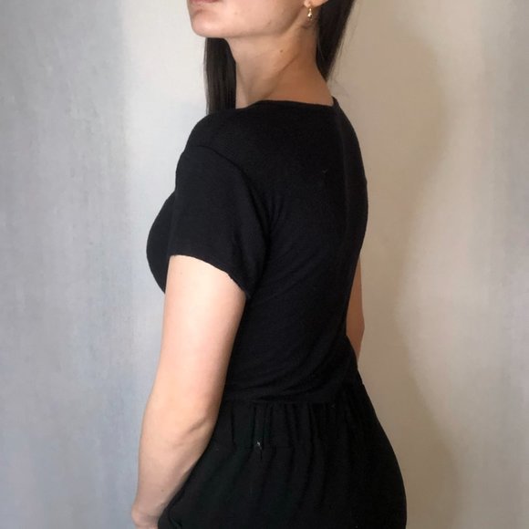 Black Ribbed Crop Top with White Buttons - Picture 5 of 6